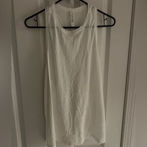 Lululemon Workout/Tank Top - Size 10